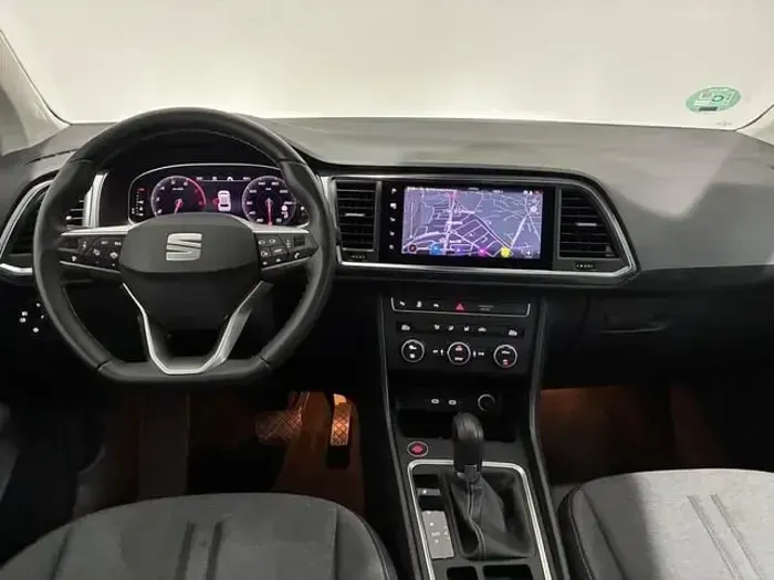 Usado Seat Ateca Style 150 CV (110 kW) 2025 Blanco SUV