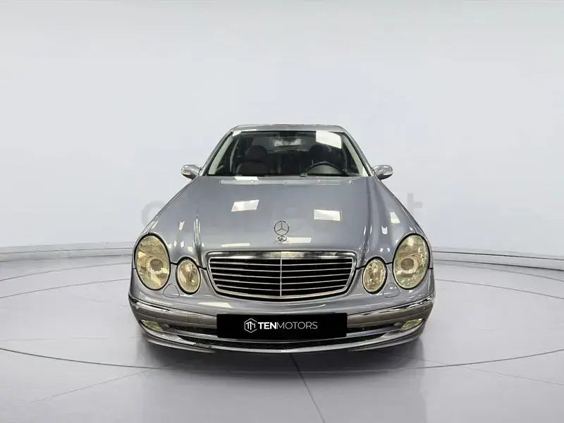 Usado Mercedes E270 Avantgarde 177 CV (130 kW) 2003 Azul Berlina
