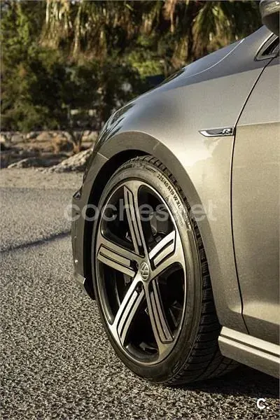 Usado VW Golf VII R 300 CV (220 kW) 2015 Beige Berlina
