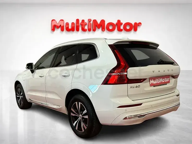 Usado Volvo XC60 Plus 350 CV (257 kW) 2022 Blanco SUV