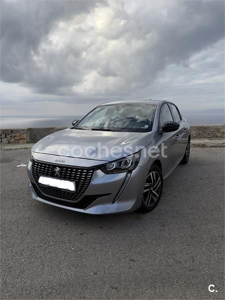 Gris / plata Usado 2022 Peugeot 208 Allure Utilitario | 15.750 € (Caro) - Imagen 1/4