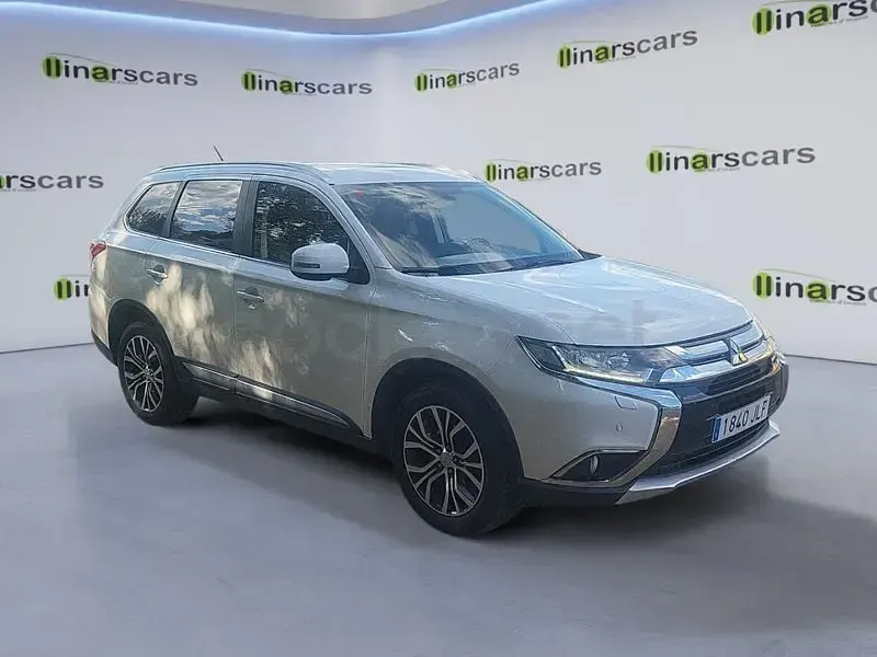 Usado Mitsubishi Outlander 150 CV (110 kW) 2016 Blanco SUV