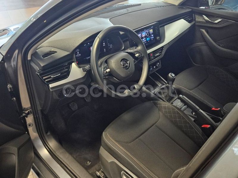 Usado Skoda Scala Ambition 150 CV (110 kW) 2023 Gris / plata Utilitario