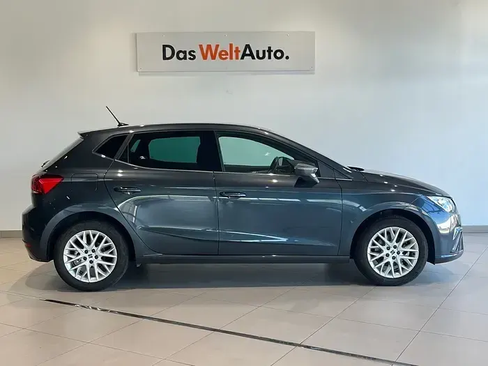 Usado Seat Ibiza 115 CV (84 kW) 2025 Gris Utilitario