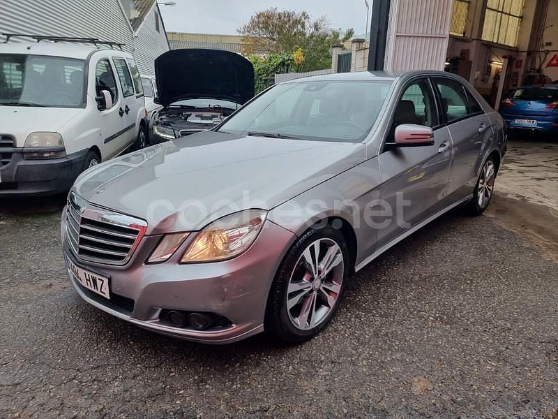 Beige Usado 2009 Mercedes E220 Avantgarde Berlina | 8990 € (Caro) - Imagen 1/4