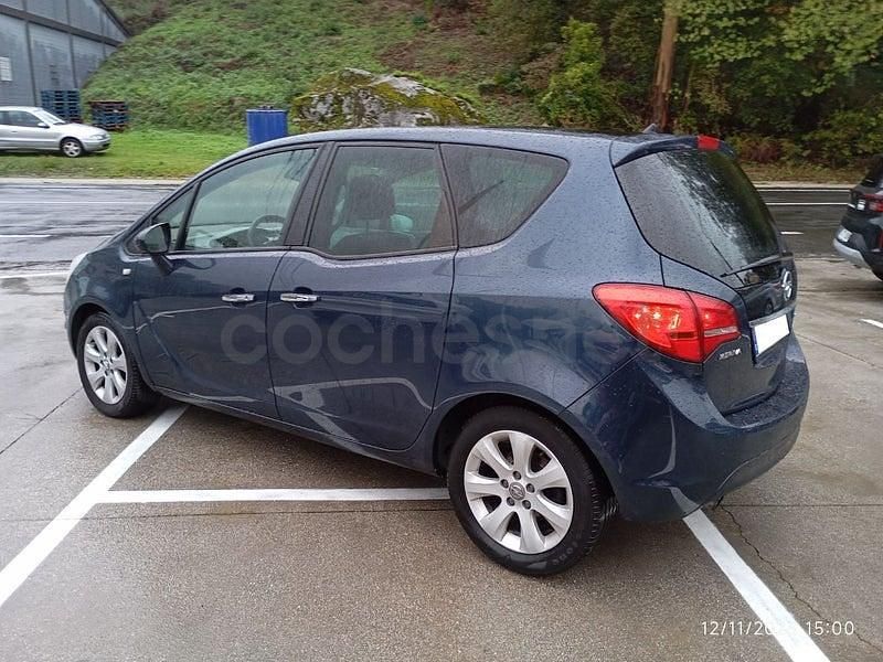 Usado Opel Meriva Cosmo 110 CV (80 kW) 2011 Azul Monovolumen