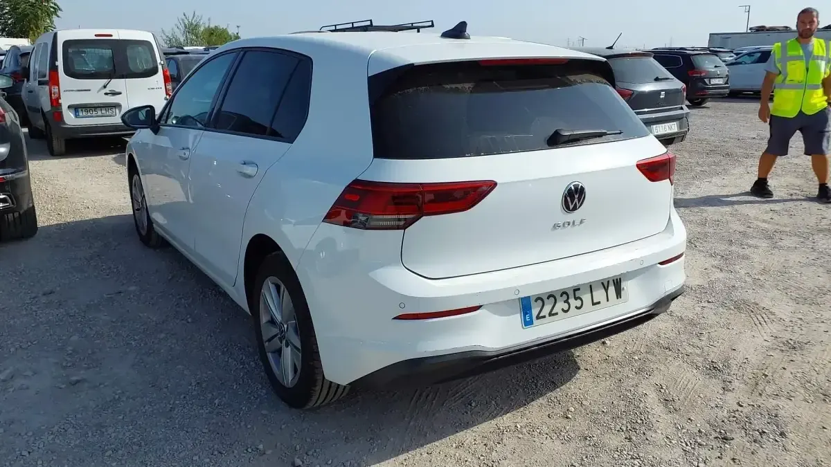 Usado VW Golf VIII Life 116 CV (85 kW) 2022 Blanco Utilitario
