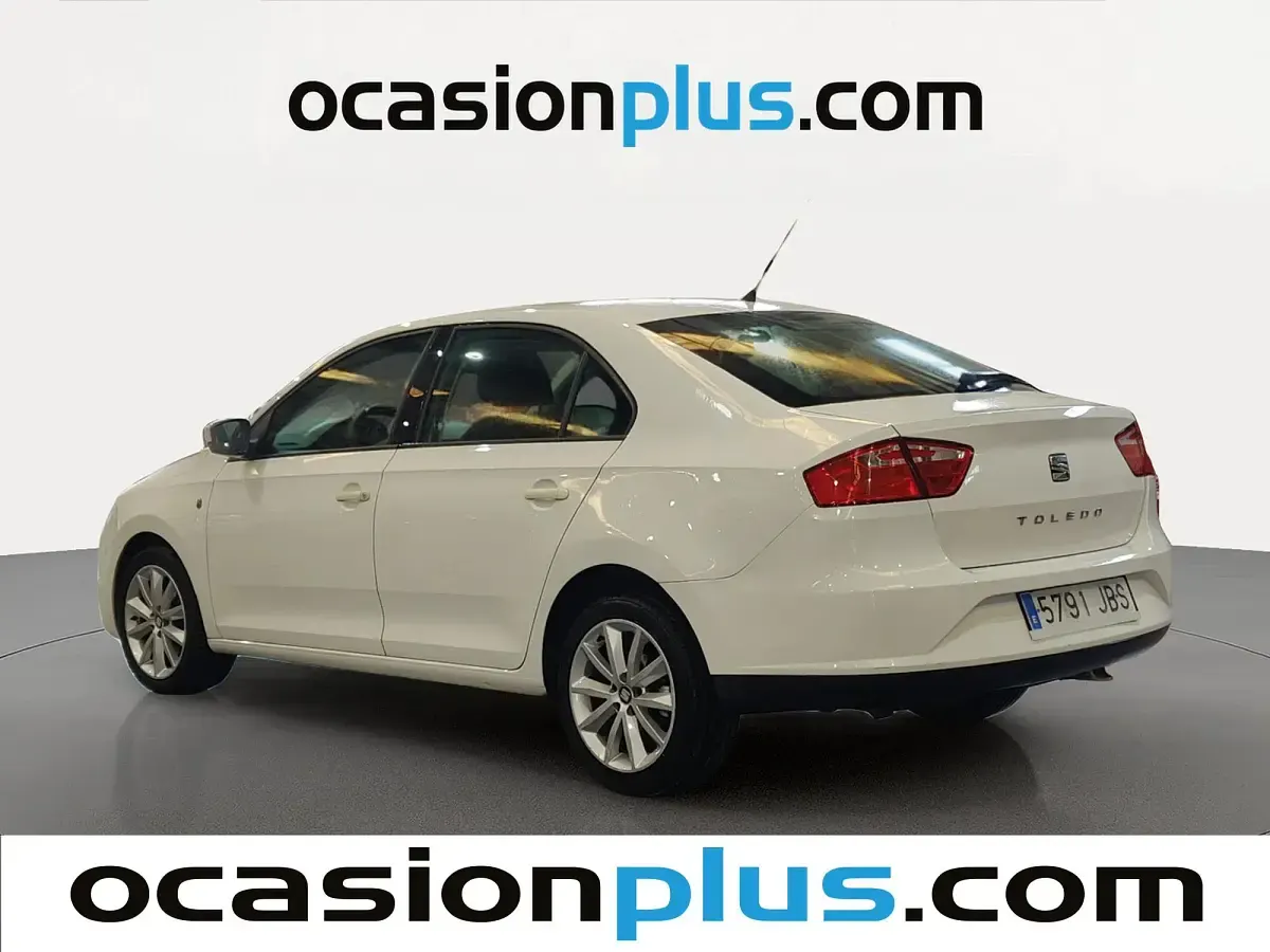 Usado Seat Toledo Reference 105 CV (77 kW) 2014 Blanco Utilitario