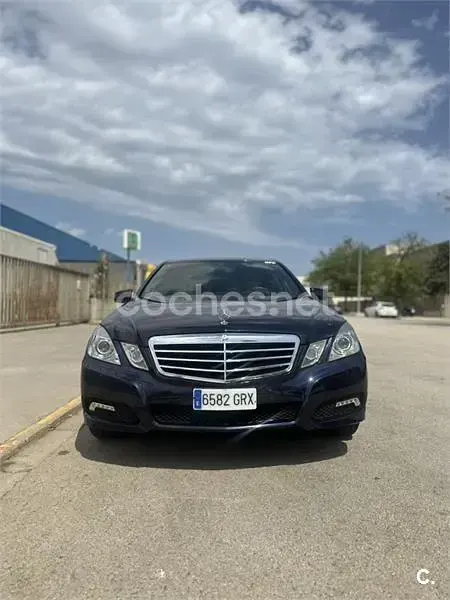 Usado Mercedes E350 Avantgarde 231 CV (169 kW) 2009 Azul Berlina