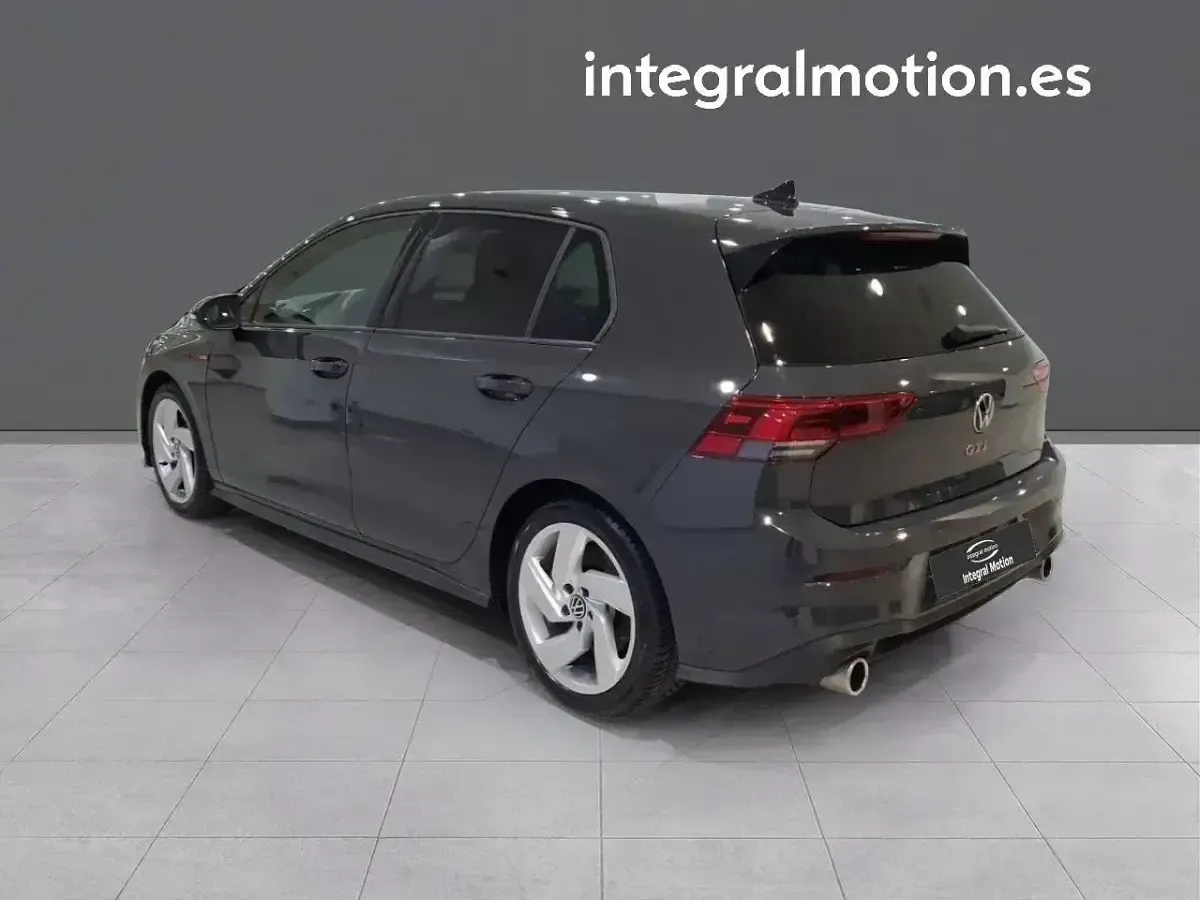 Usado VW Golf VIII GTI 244 CV (179 kW) 2022 Gris