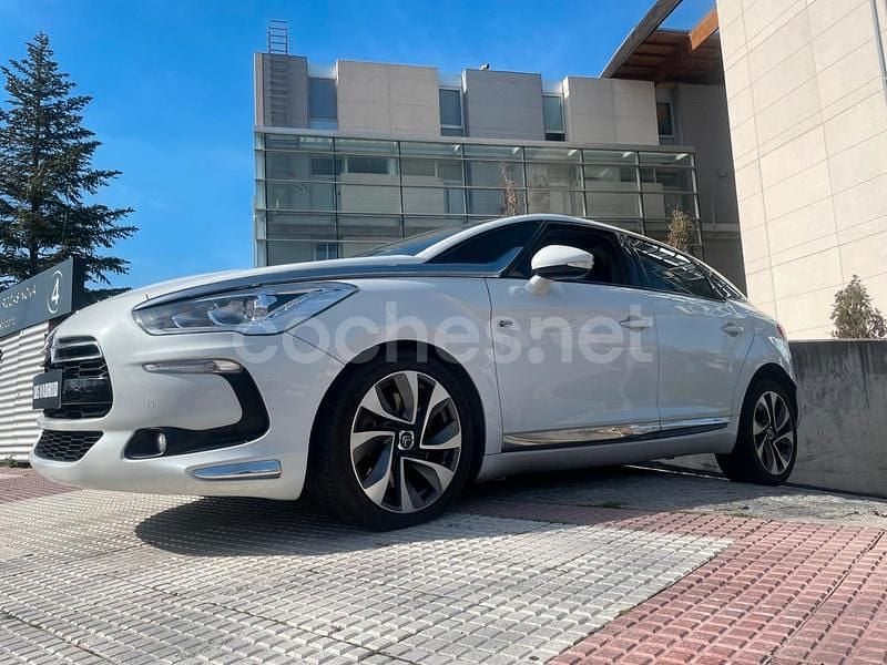 Usado Citroën DS5 200 CV (147 kW) 2012 Blanco Utilitario