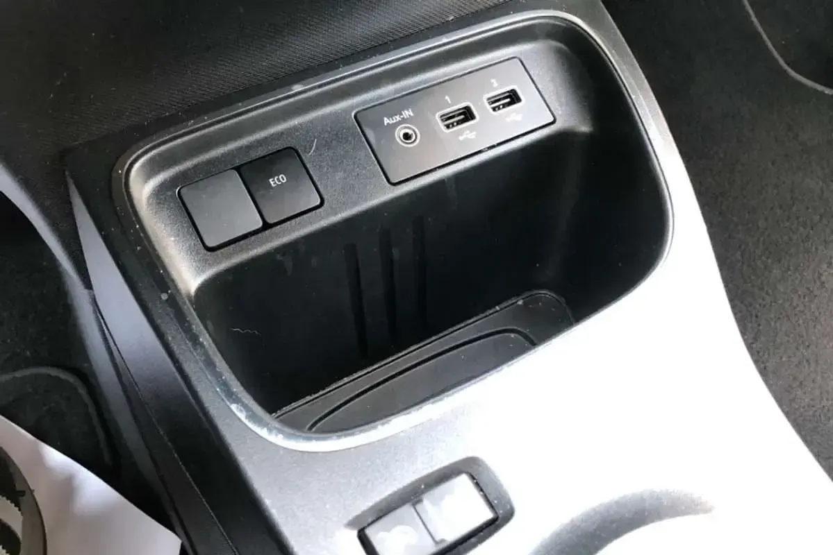 Usado Renault Twingo Zen 60 kW (82 CV) 2022 Blanco Utilitario