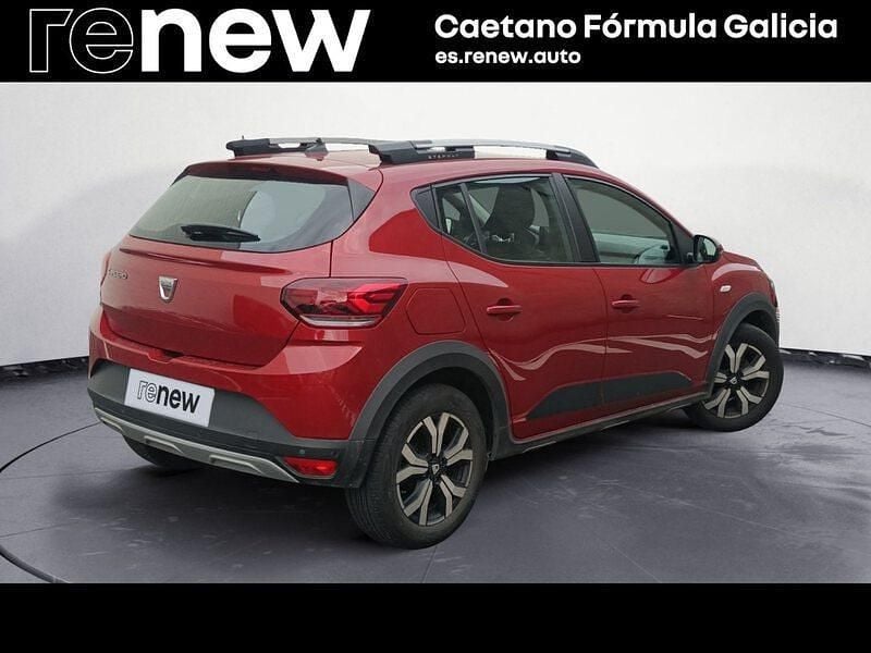 Usado Dacia Sandero Comfort 91 CV (66 kW) 2022 Rojo Berlina