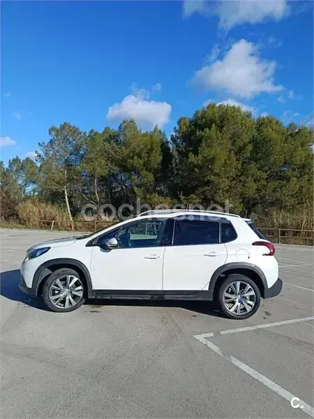 Usado Peugeot 2008 Allure 110 CV (80 kW) 2018 Blanco SUV