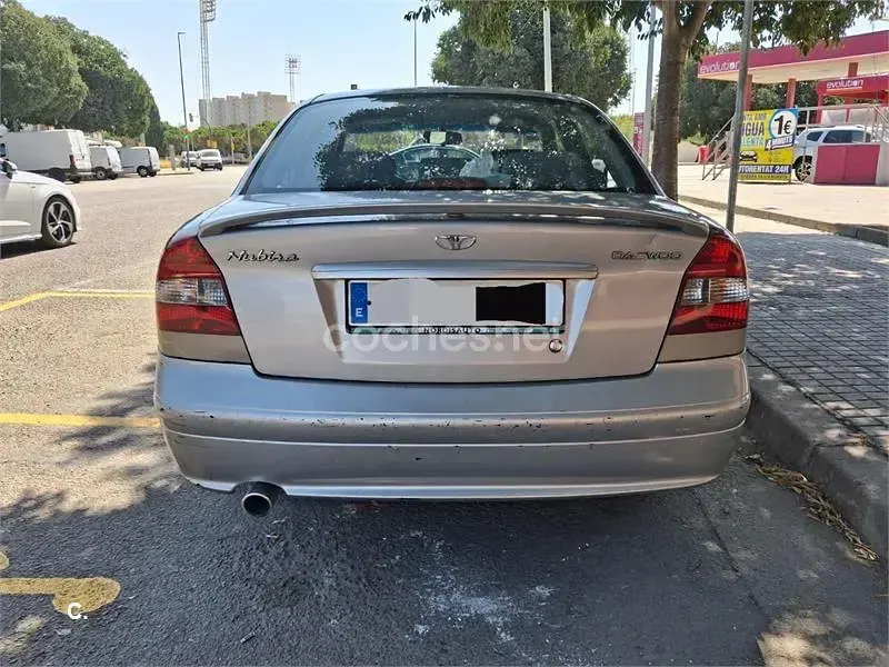Usado Chevrolet Nubira SX 106 CV (77 kW) 2003 Gris / plata Berlina