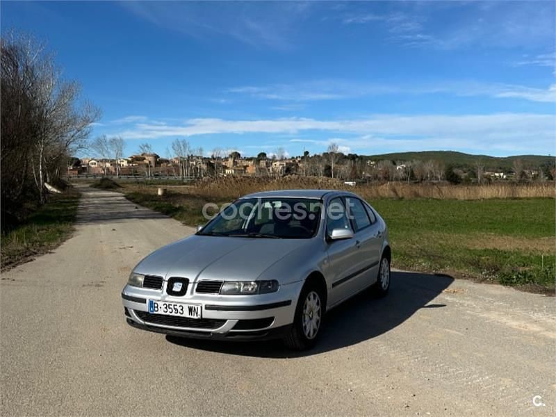 Usado Seat Leon Stella 110 CV (80 kW) 2000 Gris / plata Berlina