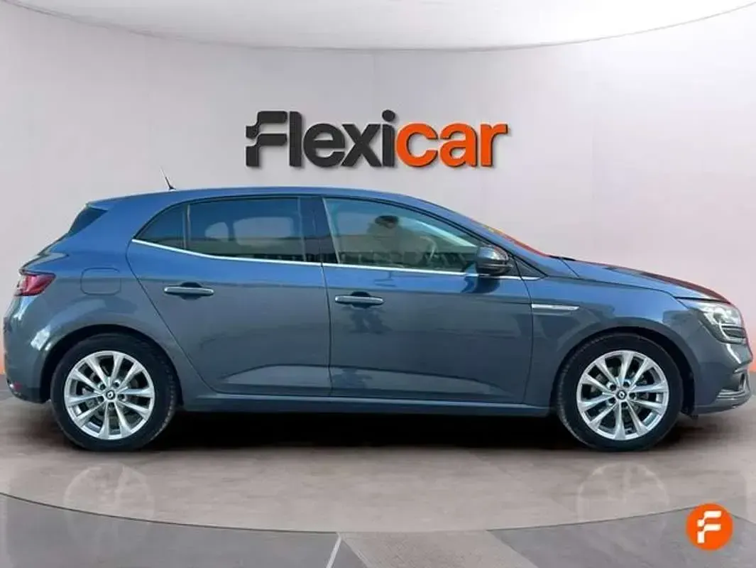 Usado Renault Mégane LIMITED 132 CV (97 kW) 2017 Gris Utilitario