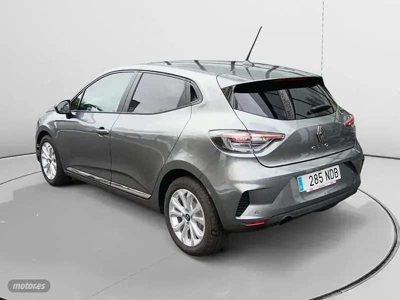 Usado Renault Clio Evolution 101 CV (74 kW) 2025 Gris Utilitario