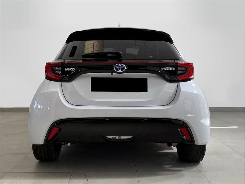 Usado Toyota Yaris Hybrid Style 116 CV (85 kW) 2020 Blanco perlado iceberg Utilitario