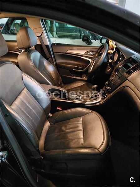 Usado Opel Insignia Cosmo 160 CV (117 kW) 2009 Negro Berlina