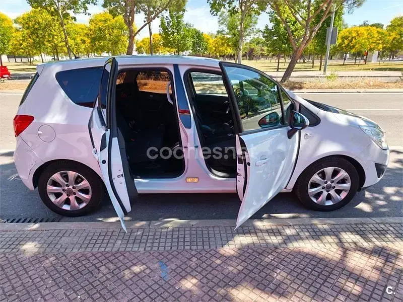 Usado Opel Meriva Selective 100 CV (73 kW) 2012 Blanco Monovolumen