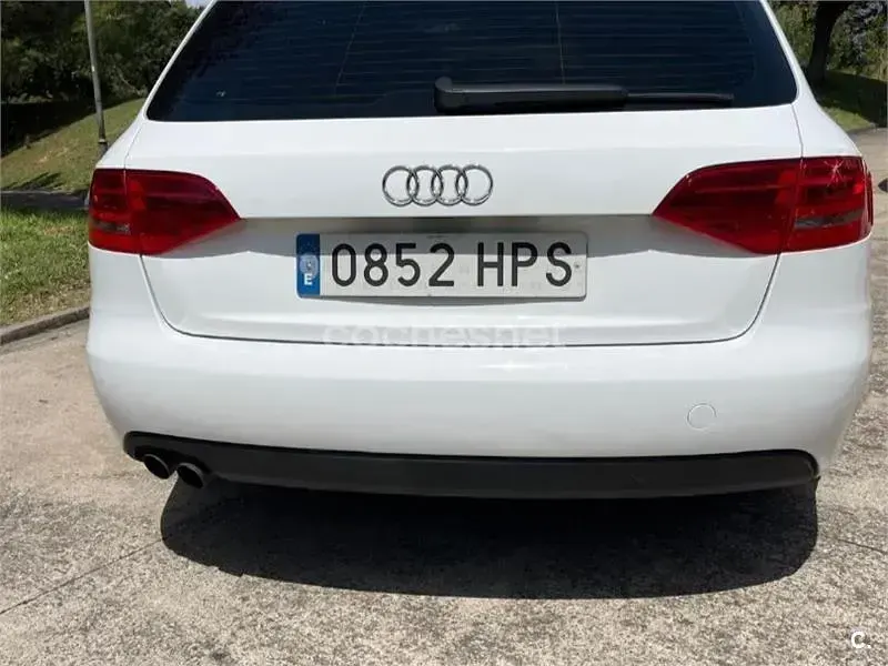 Usado Audi A4 170 CV (125 kW) 2009 Blanco Familiar