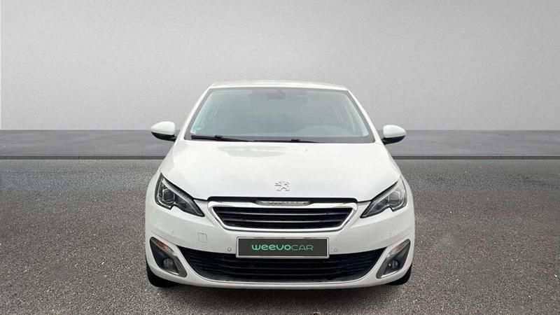 Usado Peugeot 308 Allure 130 CV (95 kW) 2015 Blanco