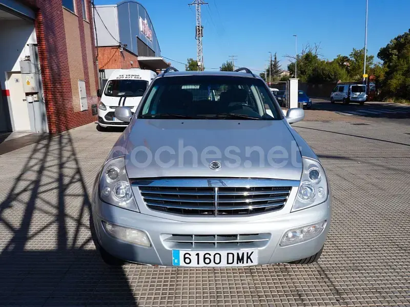 Usado SsangYong Rexton 165 CV (121 kW) 2005 Gris / plata SUV