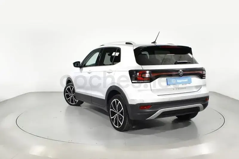 Usado VW T-Cross Sportline 110 CV (80 kW) 2021 Gris / plata SUV