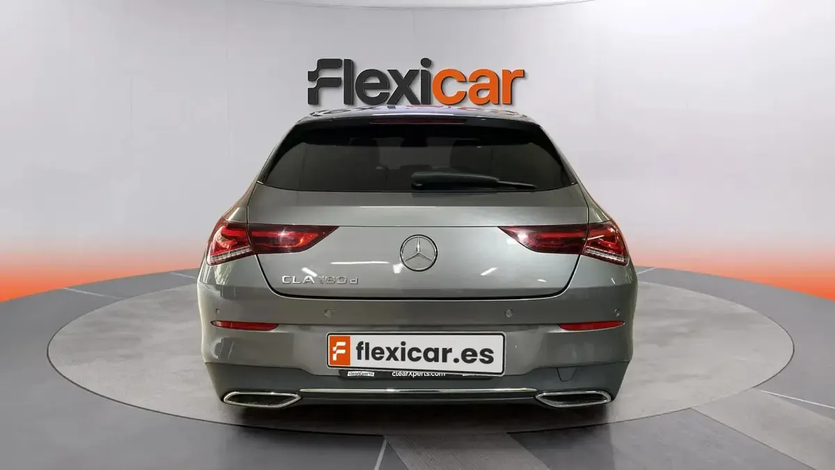 Usado Mercedes CLA180 Shooting Brake 116 CV (85 kW) 2022 Gris Familiar