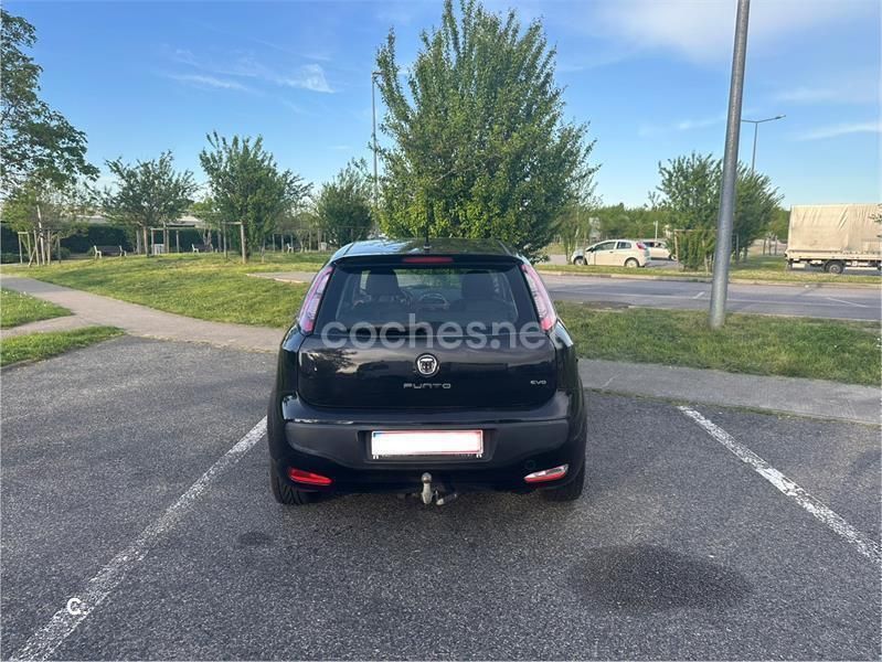 Negro Usado 2010 Fiat Punto Evo Sport Utilitario | 3800 € - Imagen 1/4