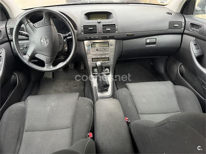 Käytetty Toyota Avensis Executive 116 HP (85 kW) 2005 Harmaa Farmari
