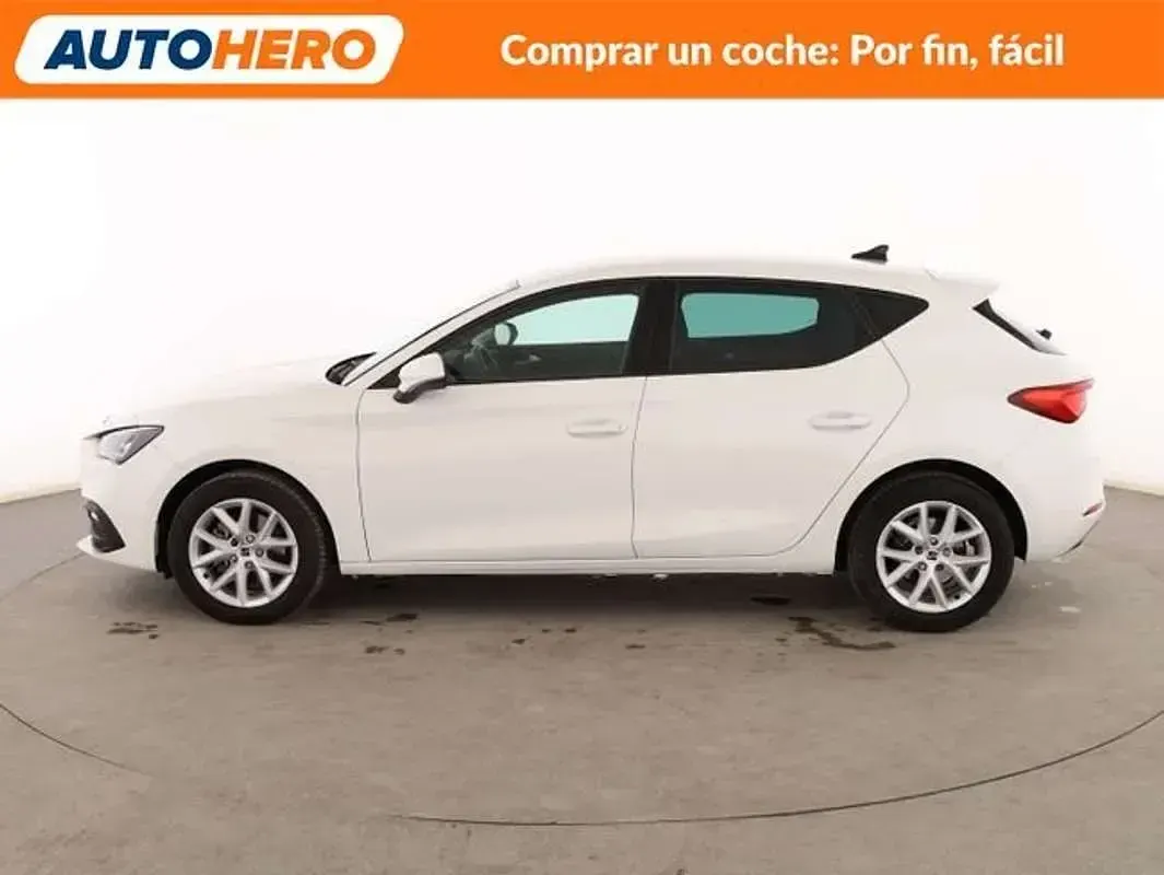 Usado Seat Leon Style 110 CV (80 kW) 2021 Blanco Berlina
