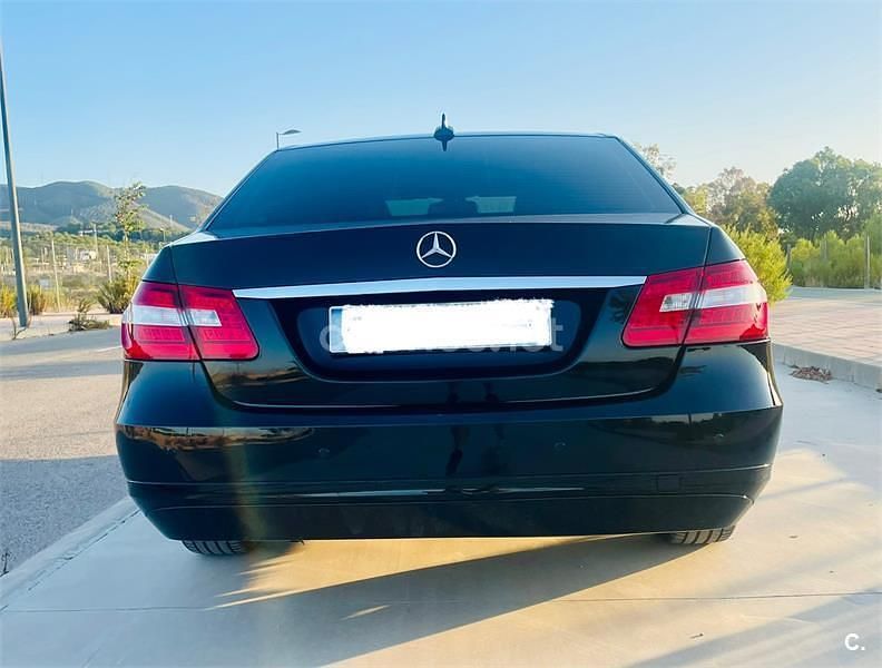 Usado Mercedes E220 170 CV (125 kW) 2010 Negro Berlina