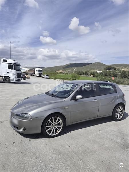Usado Alfa Romeo 147 Impression 115 CV (84 kW) 2006 Gris / plata Utilitario