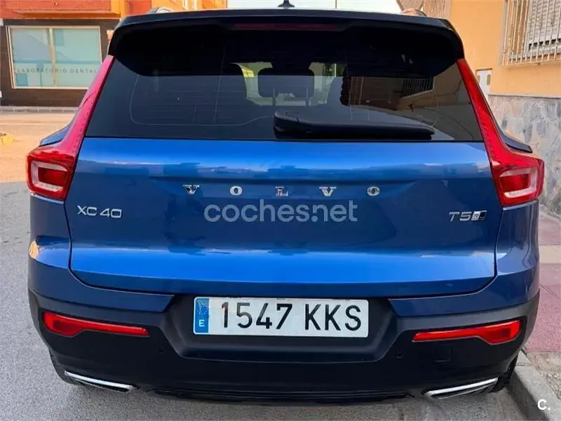 Usado Volvo XC40 R-Design 247 CV (181 kW) 2018 Azul SUV