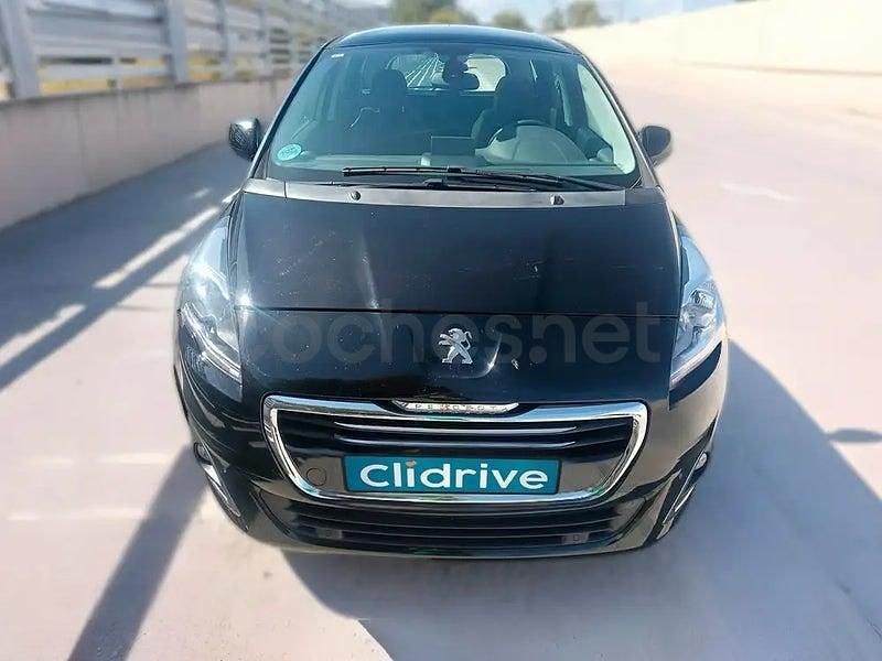 Usado Peugeot 5008 Allure 115 CV (84 kW) 2014 Negro Monovolumen