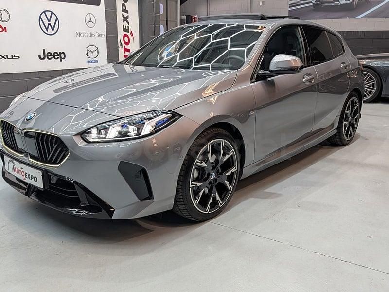 Usado BMW 120 M Sport 163 CV (119 kW) 2025 Gris / plata Utilitario