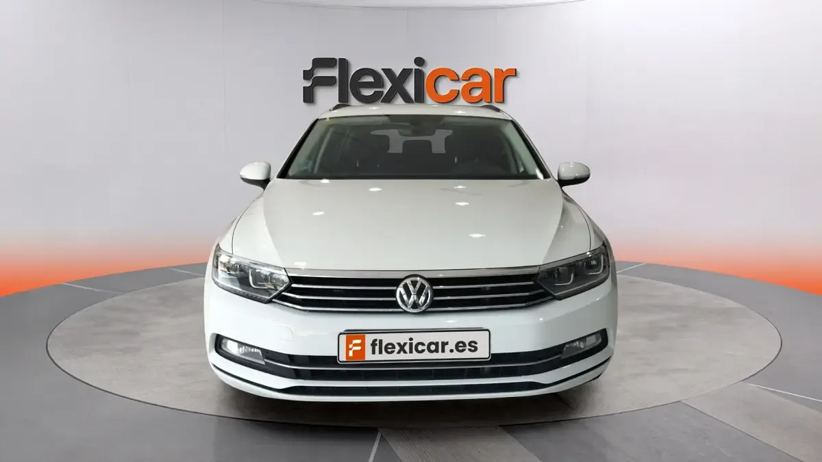 Usado VW Passat Advance 150 CV (110 kW) 2019 Blanco Familiar