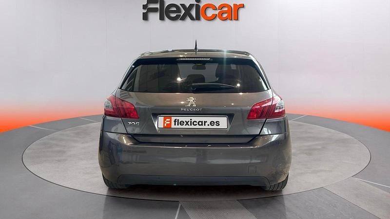 Usado Peugeot 308 Style 131 CV (96 kW) 2020 Gris Berlina