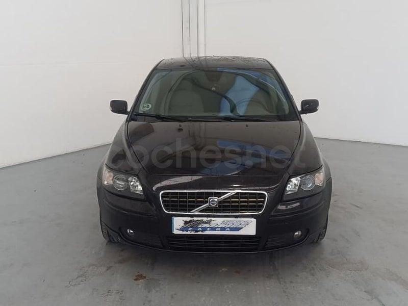 Usado Volvo S40 Momentum 136 CV (100 kW) 2005 Negro Berlina