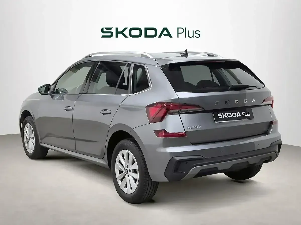 Usado Skoda Kamiq Selection 116 CV (85 kW) 2025 Gris SUV