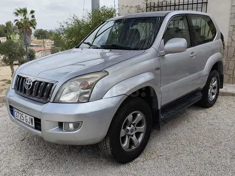 Usado Toyota Land Cruiser 173 CV (127 kW) 2008 Gris / plata SUV