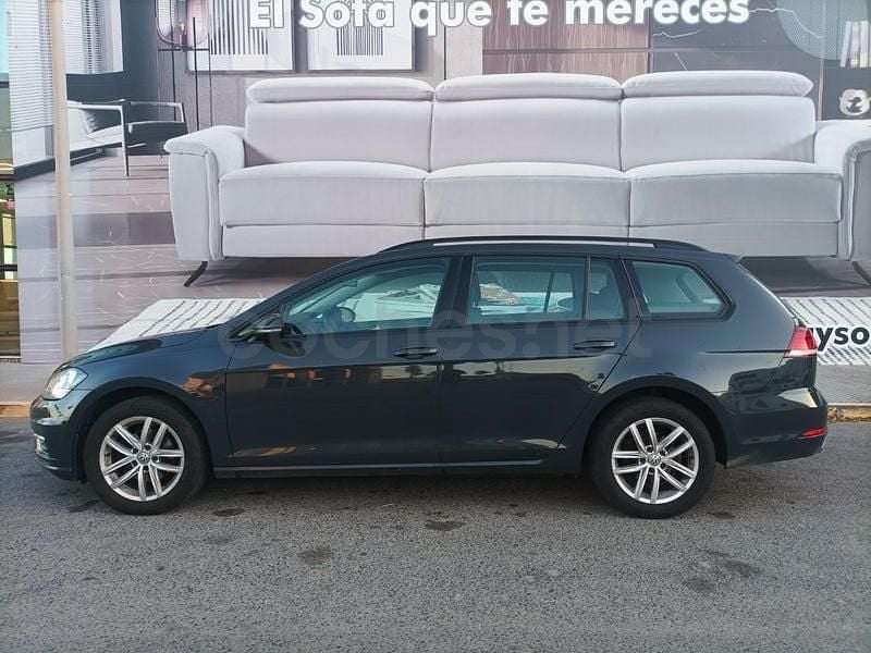 Usado VW Golf Sportsvan Advance 115 CV (84 kW) 2018 Azul Monovolumen