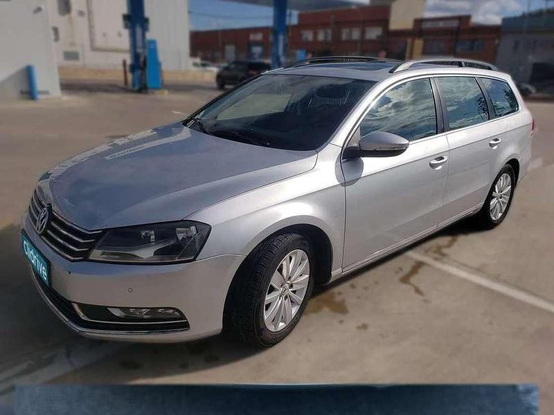 Usado VW Passat Advance 105 CV (77 kW) 2011 Gris Familiar
