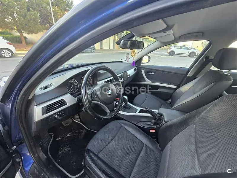 Usado BMW 320 170 CV (125 kW) 2009 Azul Familiar
