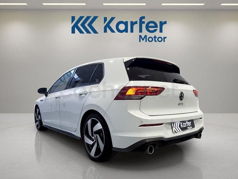 Usado VW Golf VIII GTI 245 CV (180 kW) 2021 Blanco Berlina