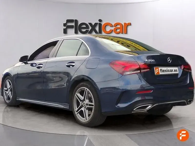 Usado Mercedes A200 163 CV (119 kW) 2022 Azul Berlina