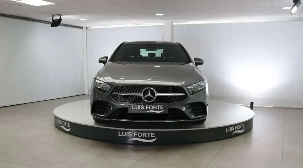Usado Mercedes A180 136 CV (100 kW) 2022 Gris Berlina
