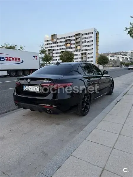 Usado Alfa Romeo Giulia 136 CV (100 kW) 2017 Negro Berlina